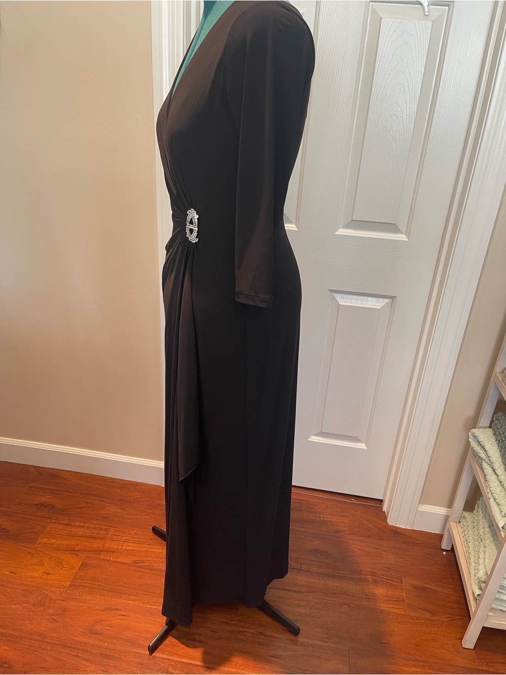 Ralph Lauren Black Long-Sleeve V-Neck Evening Gown with Side Brooch - Picture 5 of 13